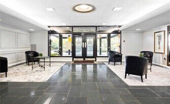 2965 Pharr Court South NW, Unit 618 in Atlanta, GA - Building Photo