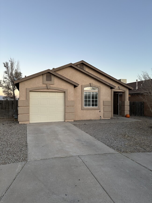 404 Cactus Point Dr SW in Albuquerque, NM - Foto de edificio - Building Photo