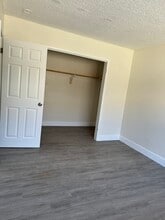 212 N Santa Fe Ave, Unit 4 in Compton, CA - Building Photo - Building Photo