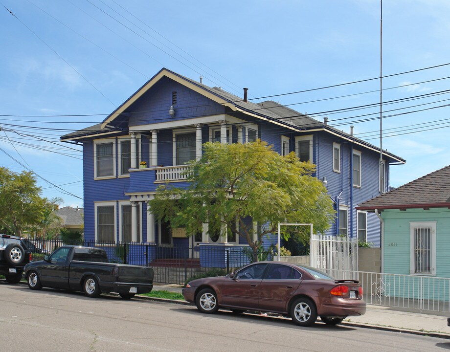 Estancia Del Rey in San Diego, CA - Building Photo