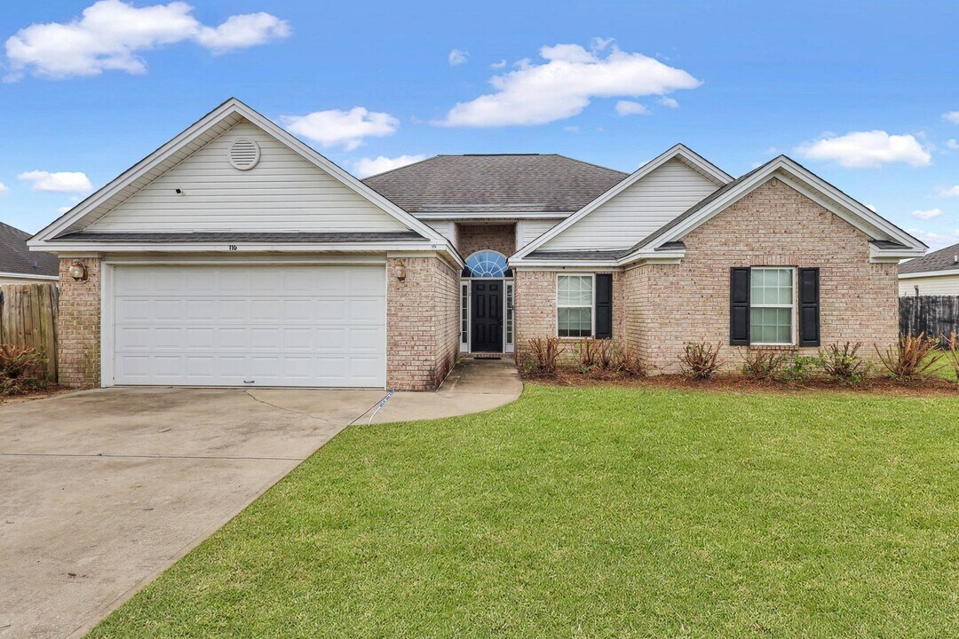 110 Auburn Cir in Glennville, GA - Building Photo