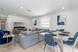 825-827-827 SW 14th St in Fort Lauderdale, FL - Building Photo - Building Photo