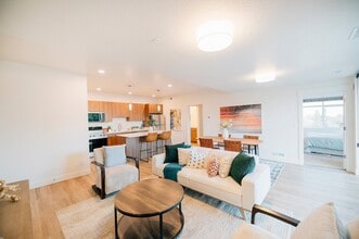 43 W 400 S, Unit 101 in Bountiful, UT - Building Photo - Building Photo