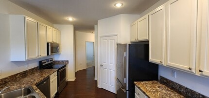 6815 Kinsale Ln in Powell, OH - Building Photo - Building Photo
