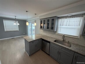 115 Linhart St in Novi, MI - Building Photo - Building Photo