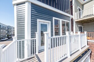 465 E 8th St, Unit 3 in Boston, MA - Building Photo - Building Photo