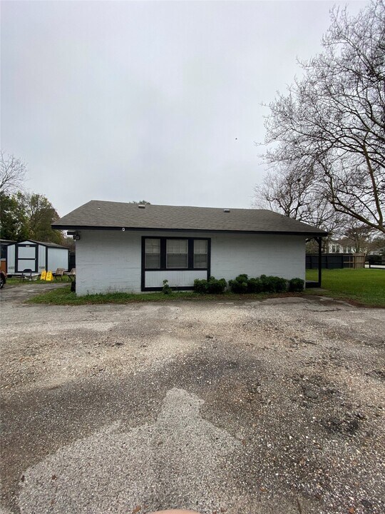 9334 Lomax St in Houston, TX - Building Photo