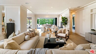 720 Amalfi Dr in Los Angeles, CA - Building Photo - Building Photo