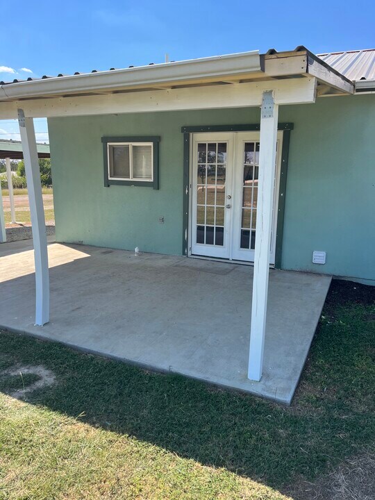 198 Private Rd in Kempner, TX - Building Photo