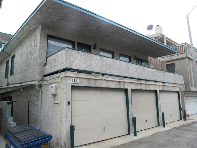 1123-1127 Monterey Rd in Hermosa Beach, CA - Building Photo - Building Photo