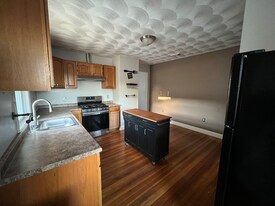 360-362 Weeden St in Pawtucket, RI - Building Photo