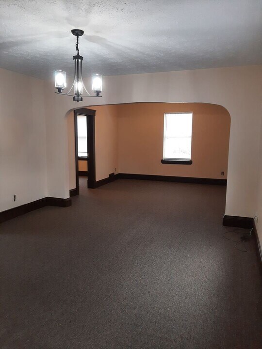 2114 W 83rd St in Cleveland, OH - Building Photo