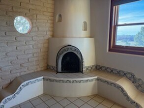 5 Oriente Ct in Santa Fe, NM - Building Photo - Building Photo