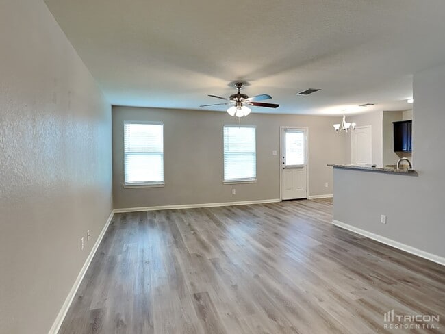 7310 Canyon Lgt in San Antonio, TX - Building Photo - Building Photo