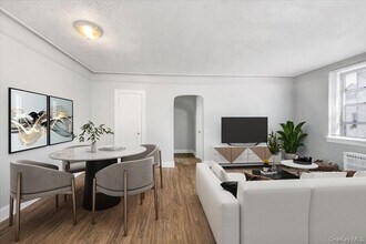 7 Greenridge Ave in White Plains, NY - Building Photo - Building Photo