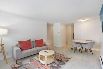 2225 W 8th Ave in Vancouver, BC - Building Photo - Building Photo