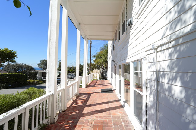 Arch Beach Tavern Apartments in Laguna Beach, CA - Building Photo - Building Photo