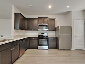 15419 Maple Ter Dr in Conroe, TX - Building Photo - Building Photo