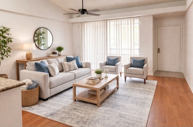 721 Lyons Rd, Unit 721 Lyons Rd in Coconut Creek, FL - Foto de edificio - Building Photo