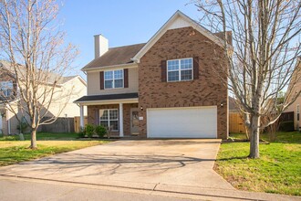 374 Sarava Ln in Smyrna, TN - Foto de edificio - Building Photo