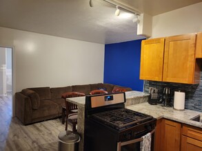 355 Kalanianaole St in Hilo, HI - Building Photo - Building Photo