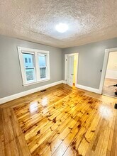 10 Spruce St in Clinton, MA - Building Photo - Building Photo