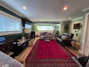 941 Avrill Rd in Langford, BC - Building Photo - Building Photo