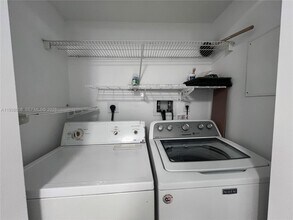 1250 S Miami Ave, Unit 2104 in Miami, FL - Building Photo - Building Photo