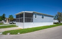 27 Poinsettia Dr in Ft. Myers, FL - Building Photo - Building Photo