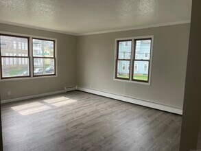 62 Woodland St-Unit -1B in New Britain, CT - Building Photo - Building Photo
