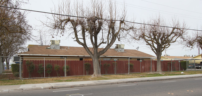 1205 Lambert Way in Turlock, CA - Building Photo - Building Photo