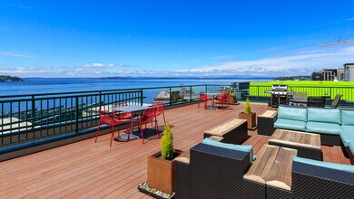 2300 Elliott in Seattle, WA - Foto de edificio - Building Photo