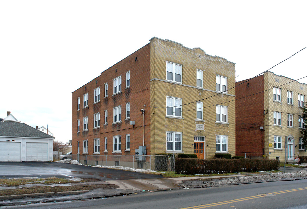 61-63 Brown St in Hartford, CT - Building Photo