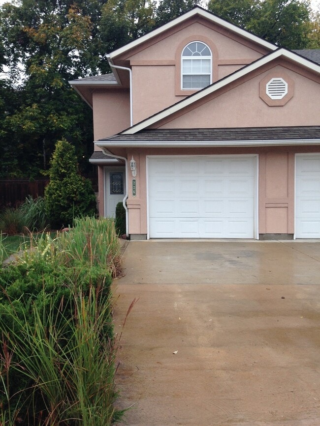 property at 226 SE Florence Ave