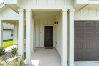 1001 W Yellow Bells St in Edinburg, TX - Building Photo - Building Photo