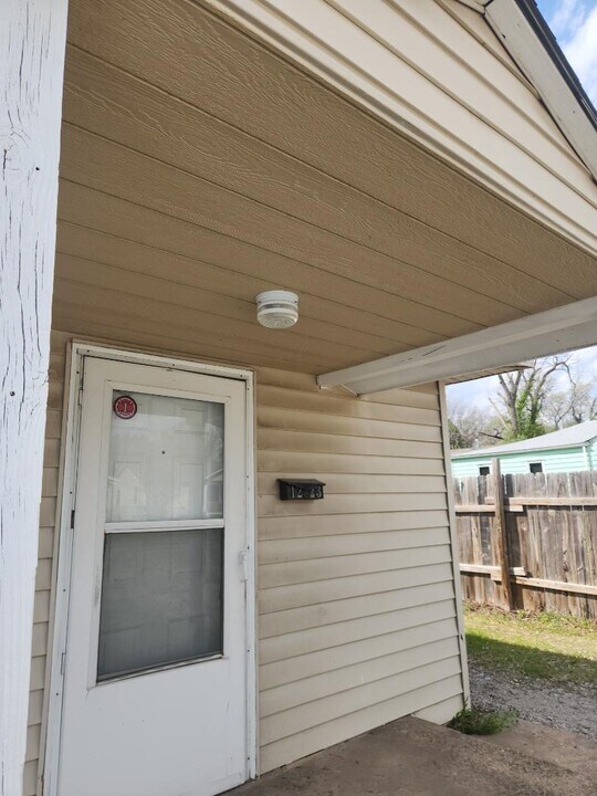 1223 N Chautauqua Ave in Wichita, KS - Building Photo