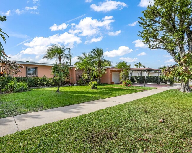 9460 SW 53rd St in Miami, FL - Building Photo - Building Photo