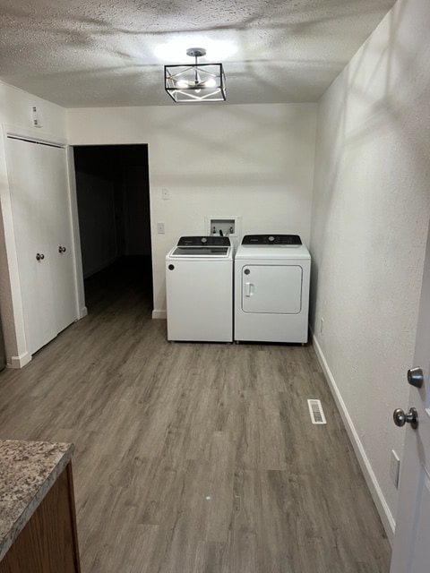 601 Rizek Dr in North Liberty, IN - Foto de edificio - Building Photo