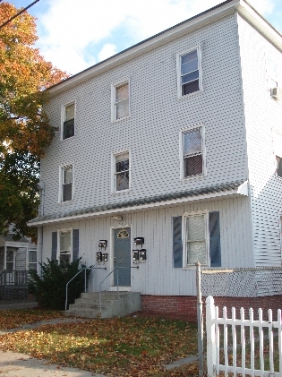 39 Woodbridge Ave in East Hartford, CT - Building Photo - Building Photo