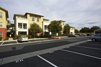 Villa Solera in San Jose, CA - Building Photo - Building Photo