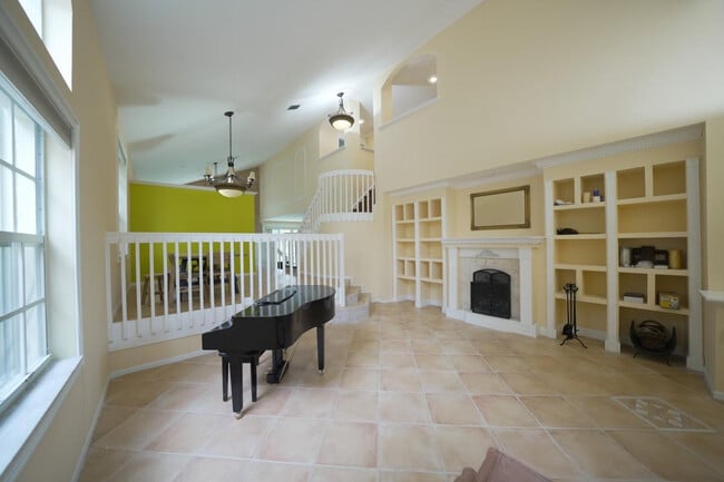 1395 NW 155th Ln in Pembroke Pines, FL - Building Photo - Building Photo