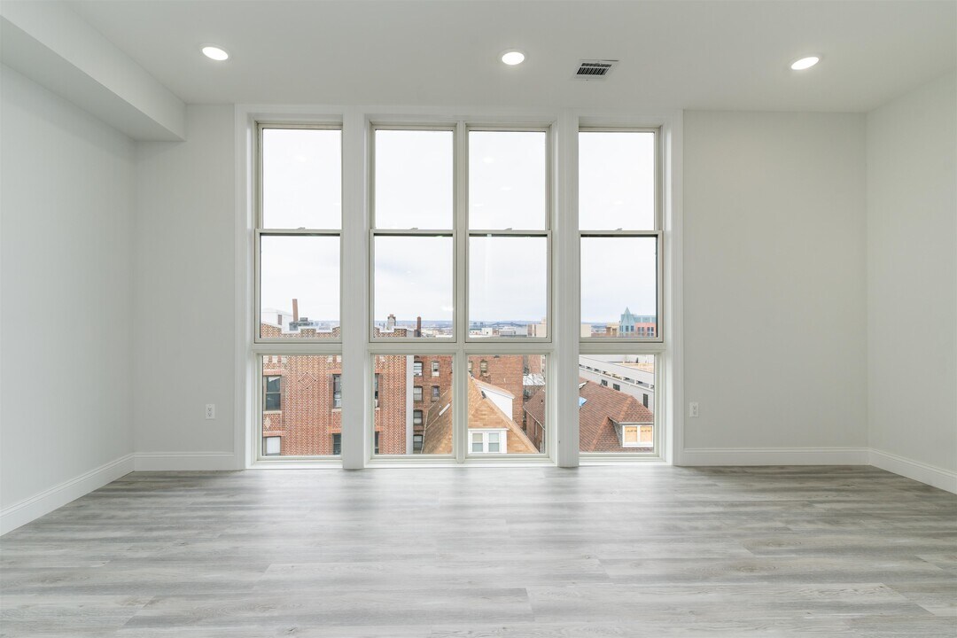 144 BERGEN Ave in Jersey City, NJ - Building Photo