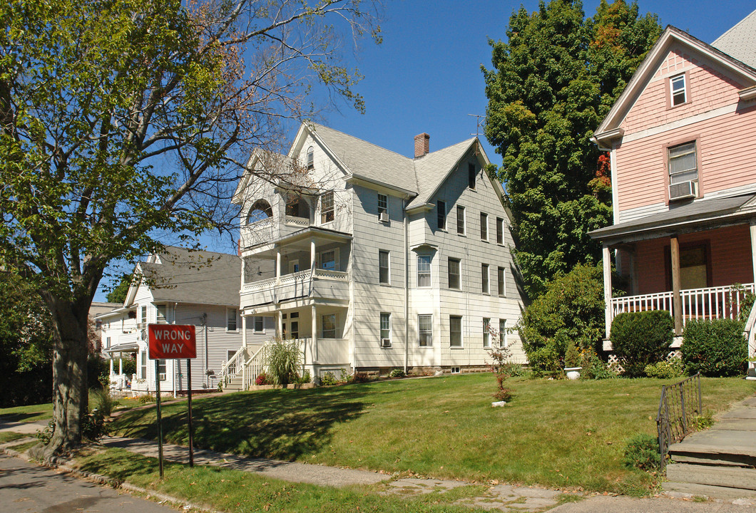 65 Stearns St in Bristol, CT - Building Photo