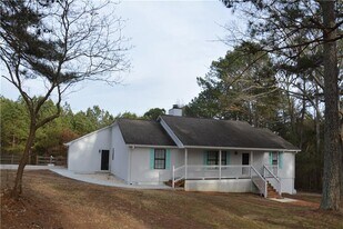 1745 Mineral Springs Rd in Hoschton, GA - Building Photo