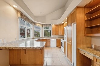 27 Bay Harbor Dr in Bigfork, MT - Building Photo - Building Photo