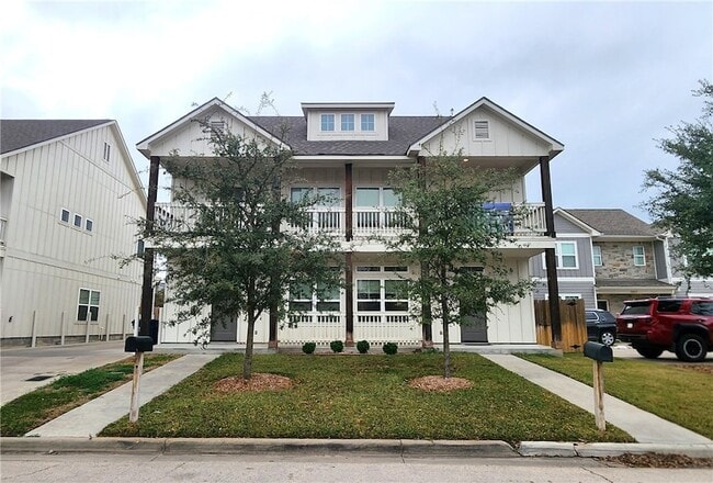 305 Poplar St
