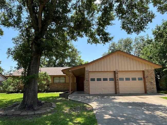 10422 Winding Trail Rd in La Porte, TX - Building Photo - Building Photo