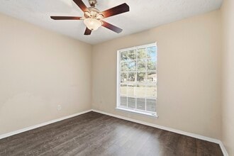 16235 Cutten Rd in Houston, TX - Building Photo - Building Photo