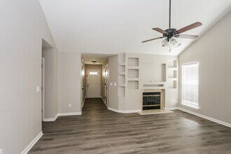 8620 Warwick Crest Ln in Charlotte, NC - Building Photo - Building Photo