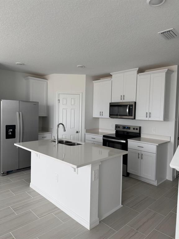 16396 Happy Eagle Dr in Clermont, FL - Foto de edificio - Building Photo